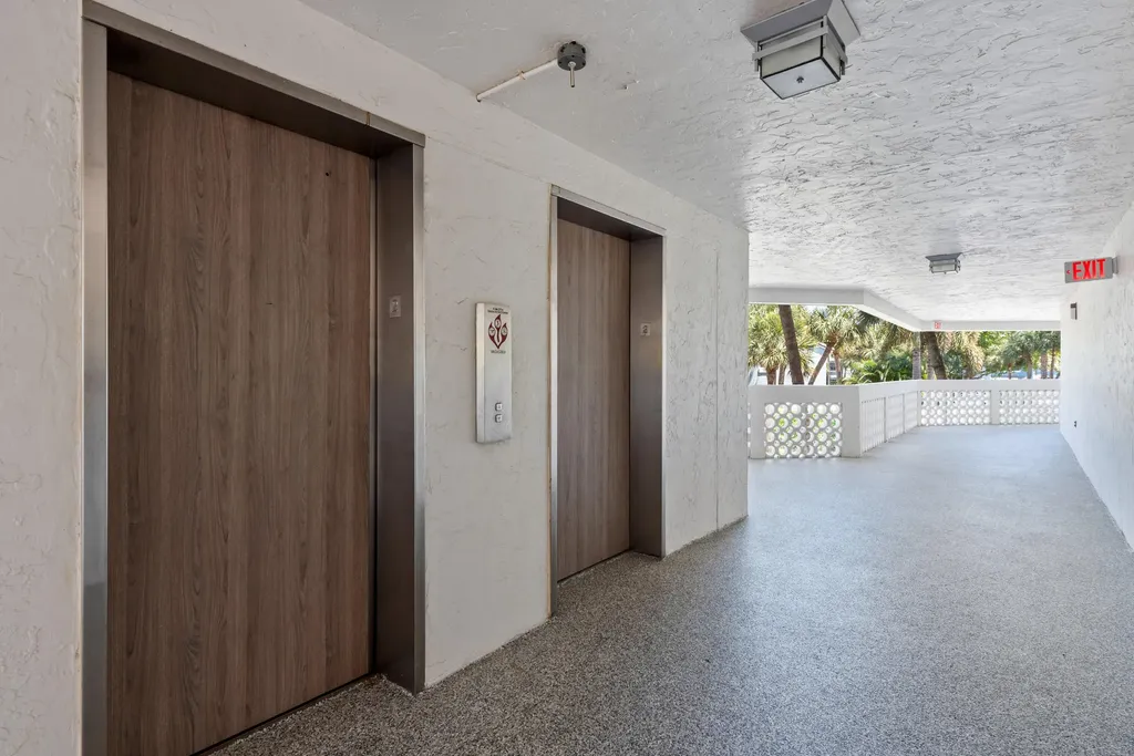 800 Jeffery Street Boca Raton FL 33487