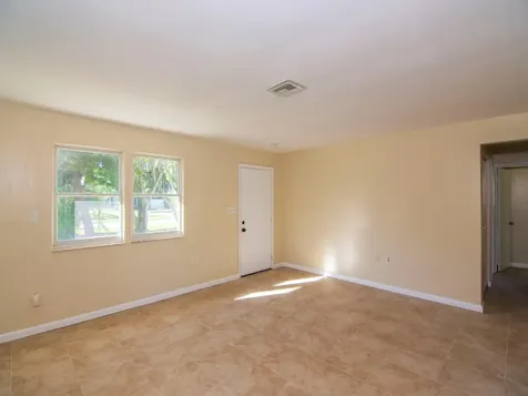 8604 Brookline Avenue Fort Pierce FL 34951