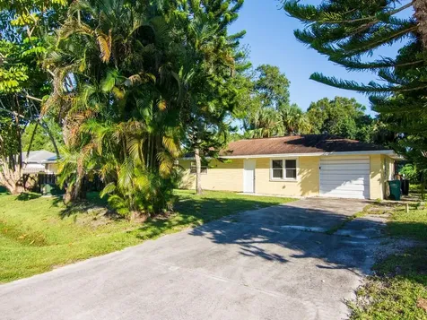 8604 Brookline Avenue Fort Pierce FL 34951