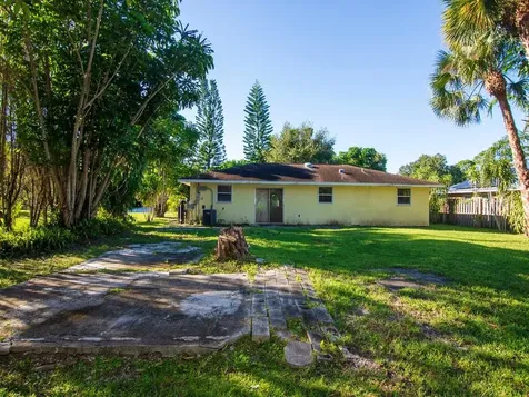 8604 Brookline Avenue Fort Pierce FL 34951