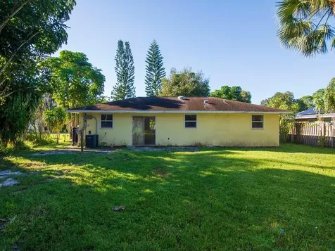 8604 Brookline Avenue Fort Pierce FL 34951