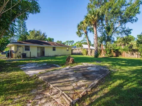 8604 Brookline Avenue Fort Pierce FL 34951