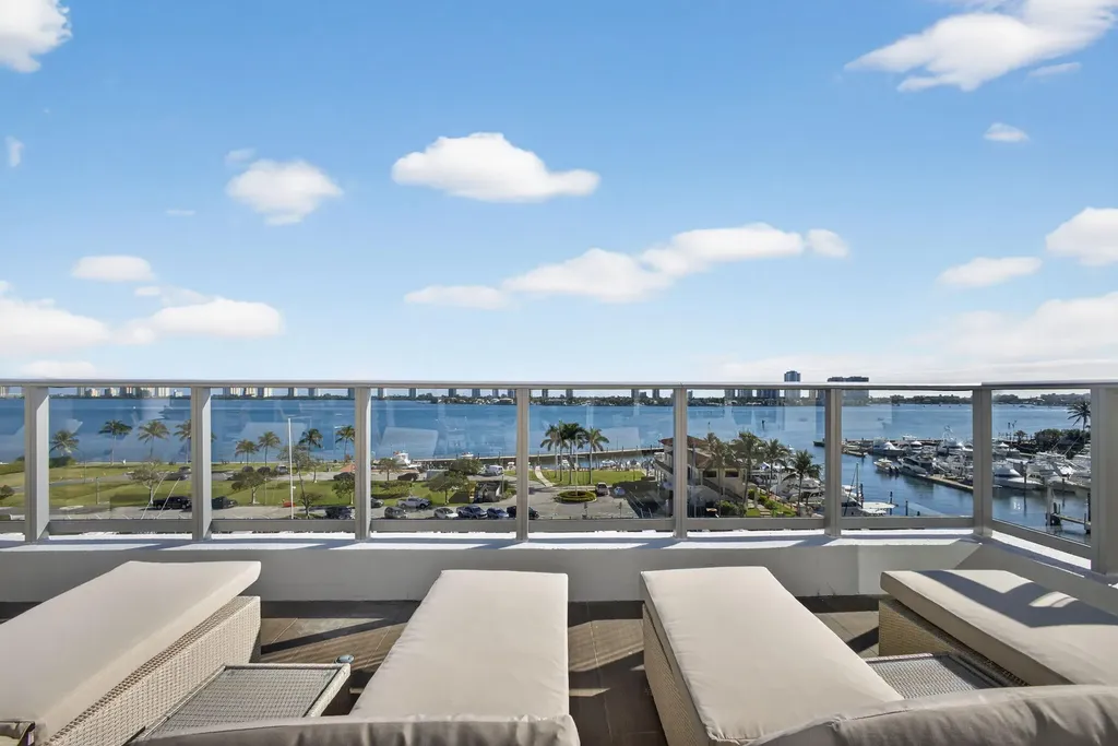 220 Lake Shore Drive Lake Park FL 33403
