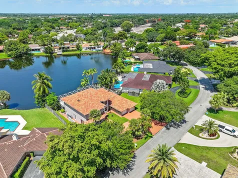 9410 Sea Turtle Manor Plantation FL 33324