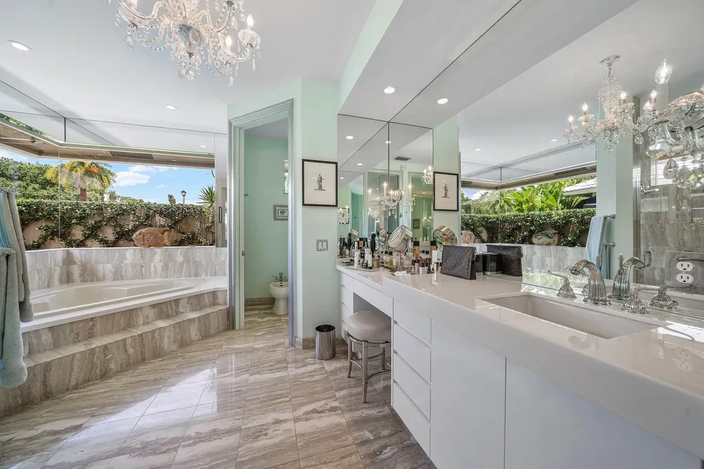 1697 Mayacoo Lakes Boulevard West Palm Beach FL 33411