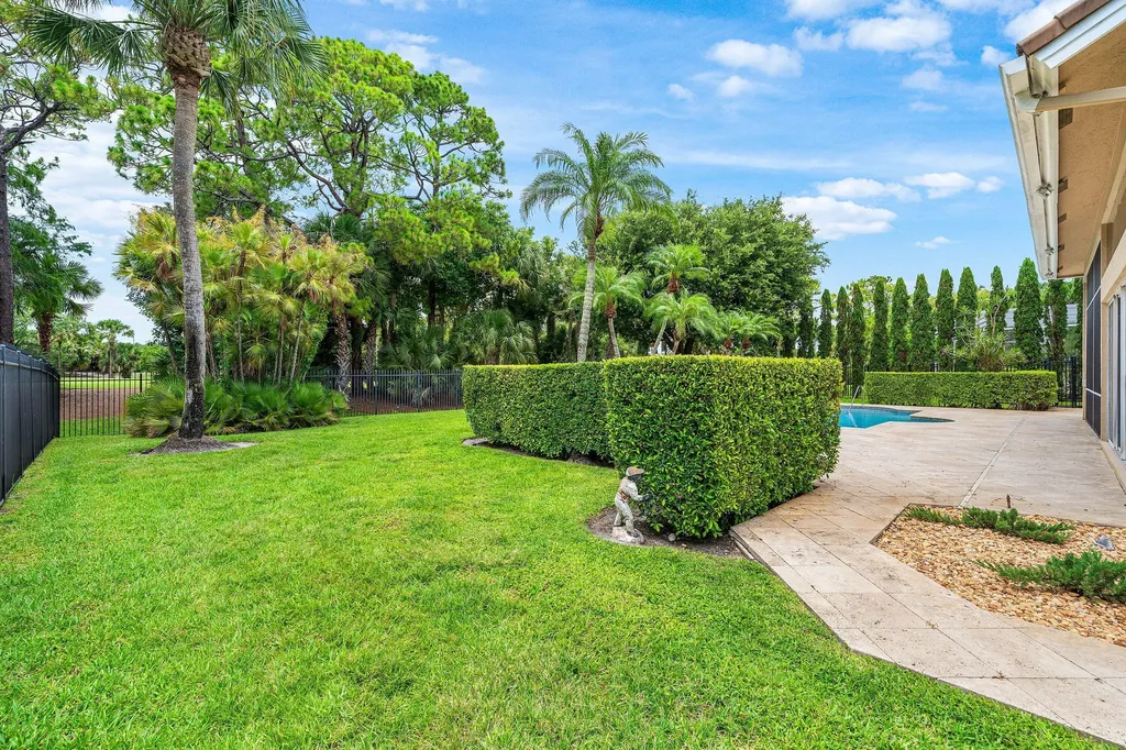 1697 Mayacoo Lakes Boulevard West Palm Beach FL 33411