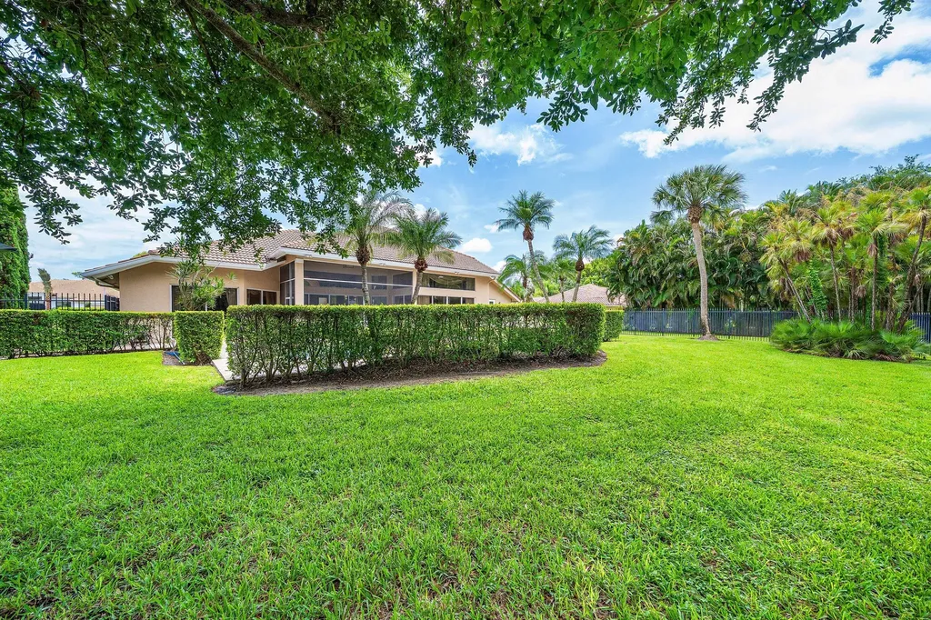 1697 Mayacoo Lakes Boulevard West Palm Beach FL 33411