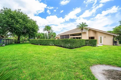 1697 Mayacoo Lakes Boulevard West Palm Beach FL 33411