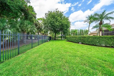 1697 Mayacoo Lakes Boulevard West Palm Beach FL 33411