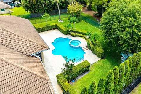 1697 Mayacoo Lakes Boulevard West Palm Beach FL 33411