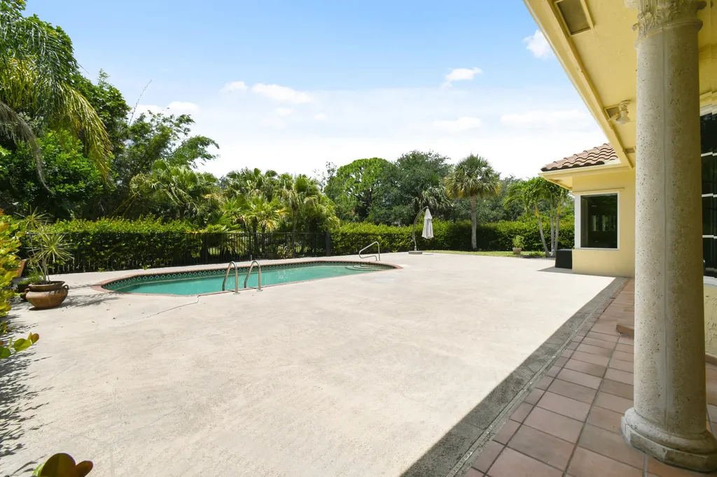 13345 Miles Standish Port Palm Beach Gardens FL 33410