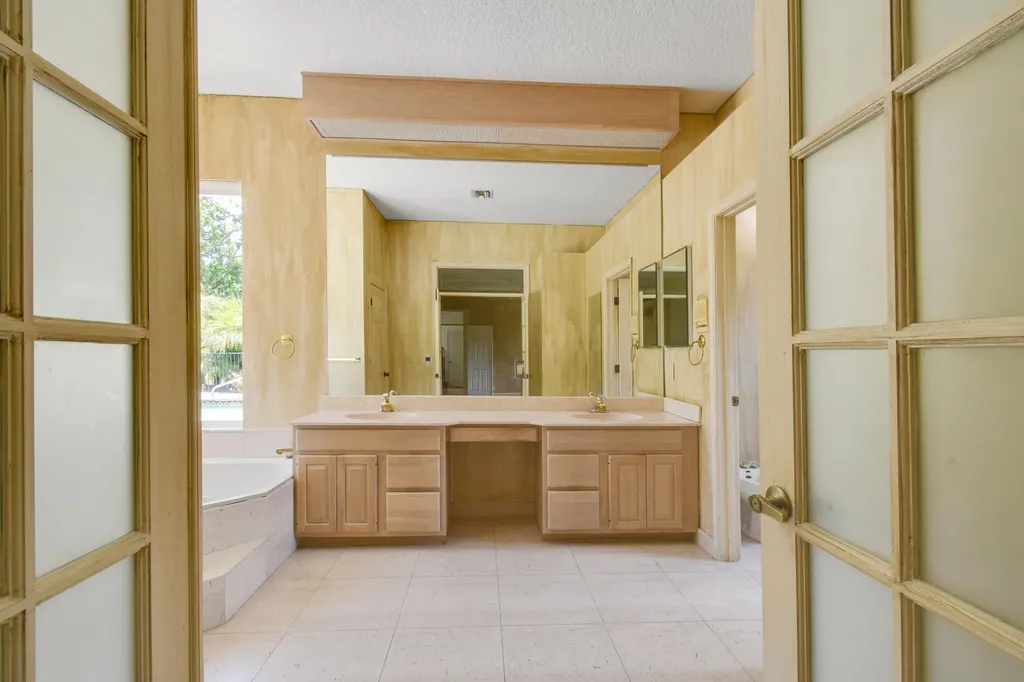 13345 Miles Standish Port Palm Beach Gardens FL 33410