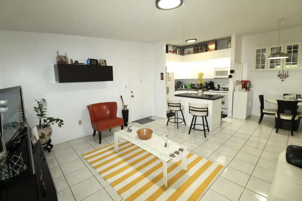 9342 S Belfort Circle Tamarac FL 33321