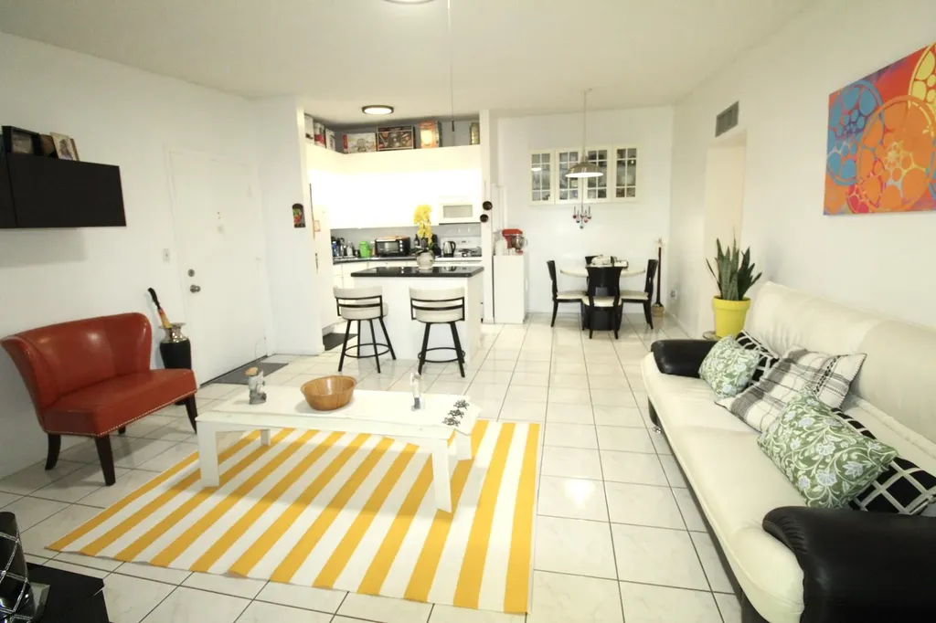 9342 S Belfort Circle Tamarac FL 33321