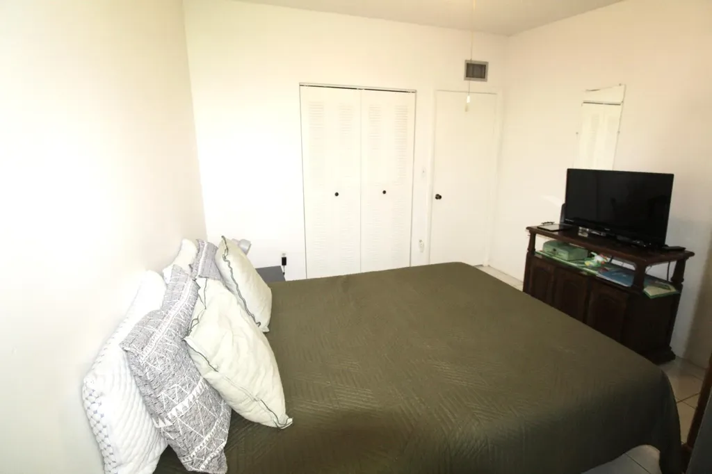9342 S Belfort Circle Tamarac FL 33321