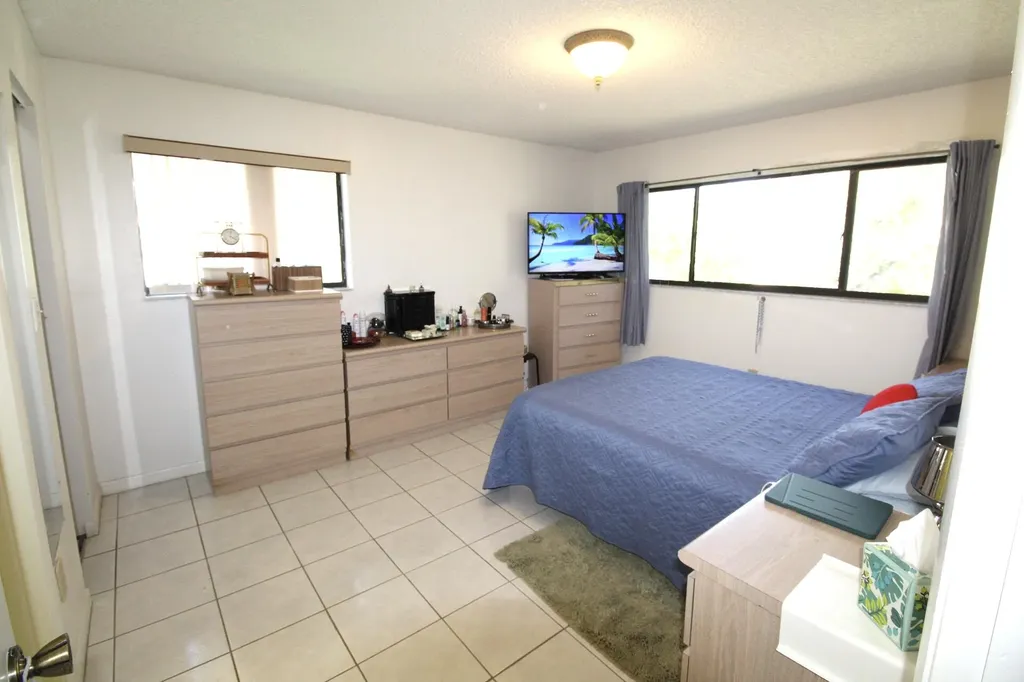 9342 S Belfort Circle Tamarac FL 33321