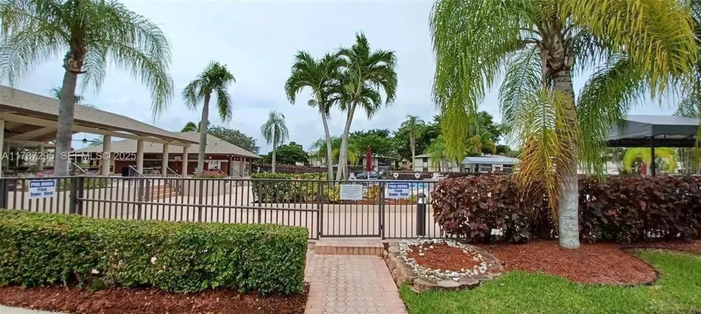 9342 S Belfort Circle Tamarac FL 33321