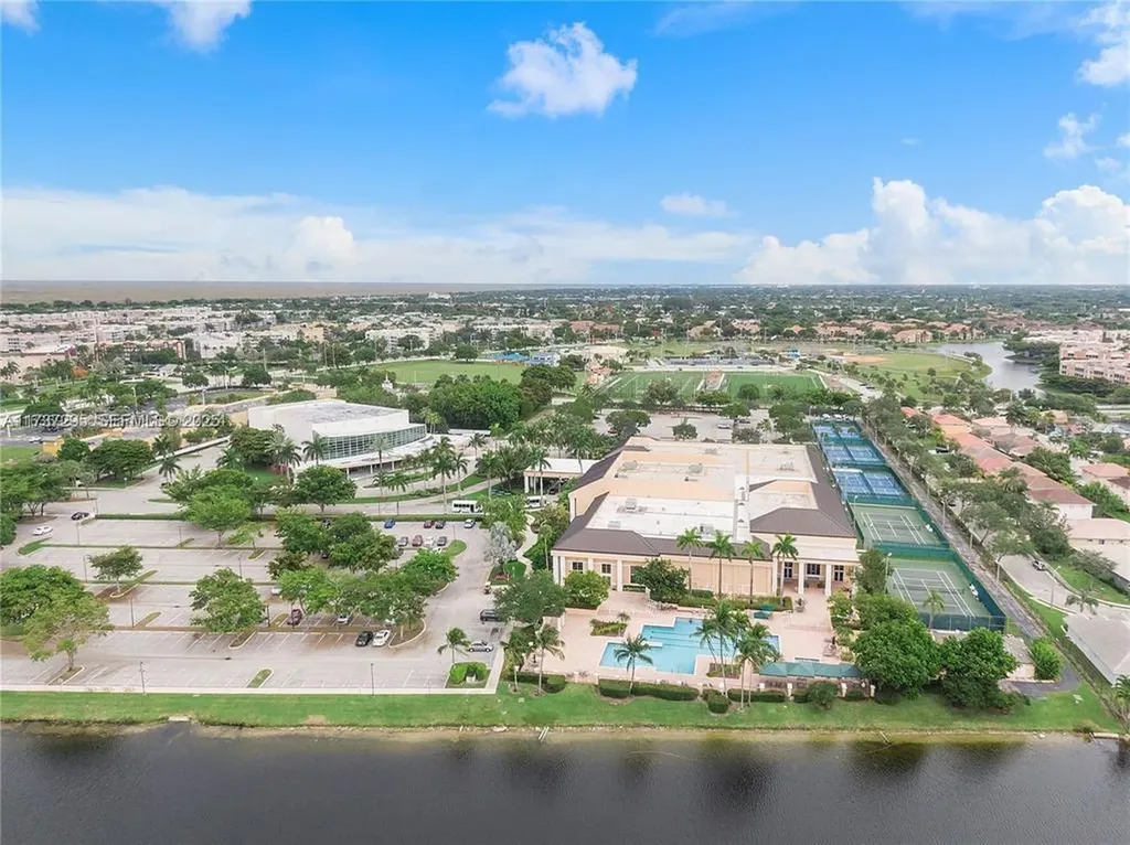 9342 S Belfort Circle Tamarac FL 33321