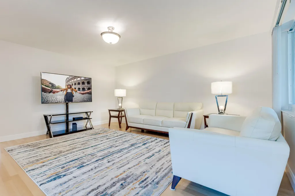 509 Capri Delray Beach FL 33484