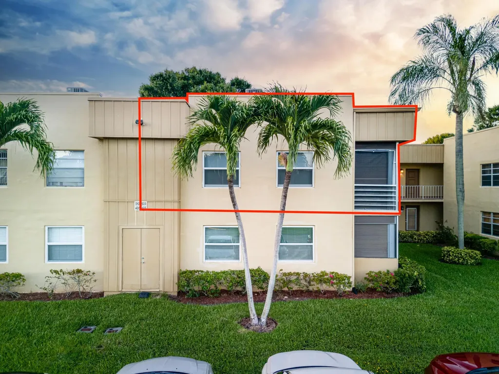 509 Capri Delray Beach FL 33484
