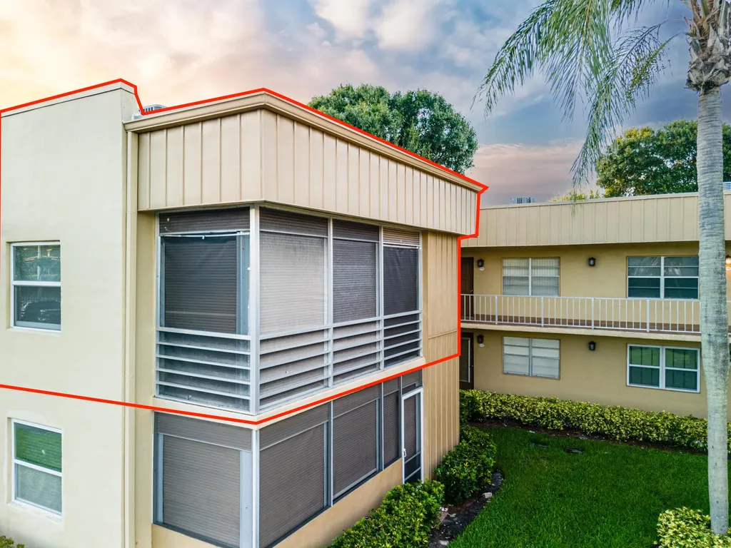 509 Capri Delray Beach FL 33484