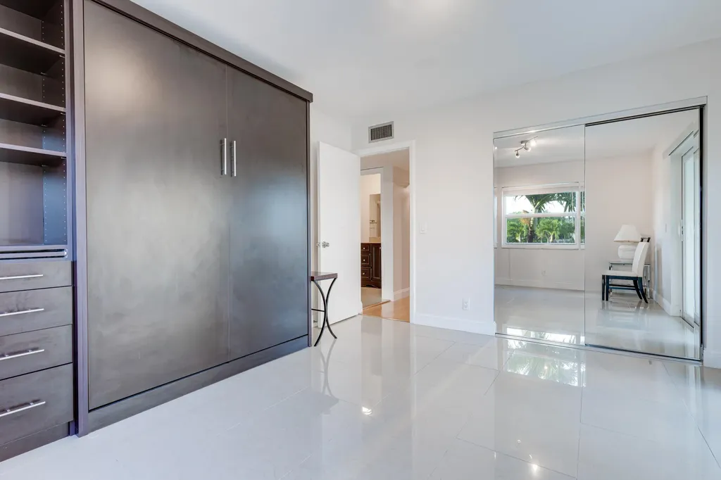 509 Capri Delray Beach FL 33484