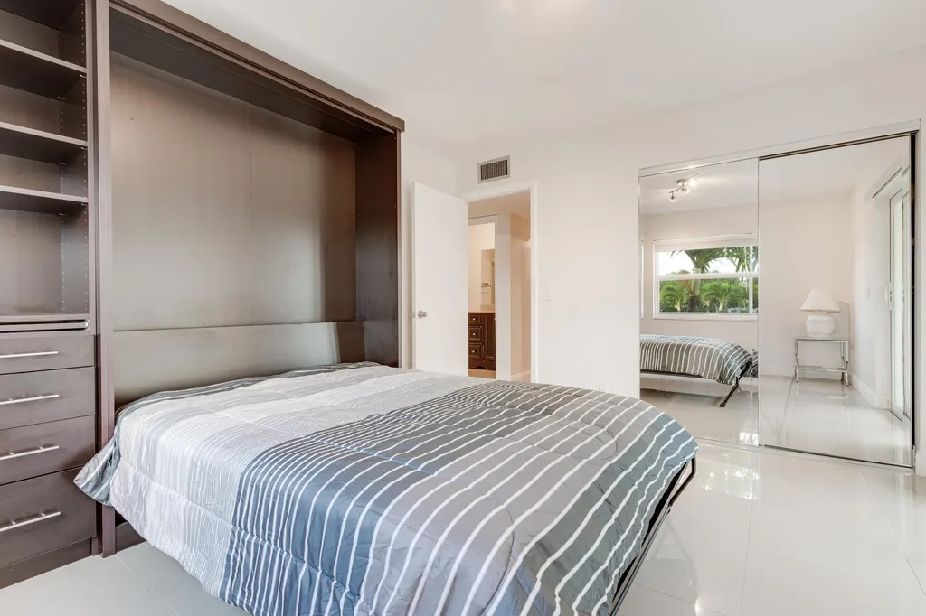 509 Capri Delray Beach FL 33484
