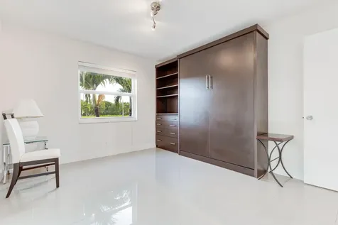 509 Capri Delray Beach FL 33484