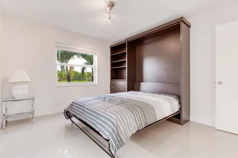 509 Capri Delray Beach FL 33484