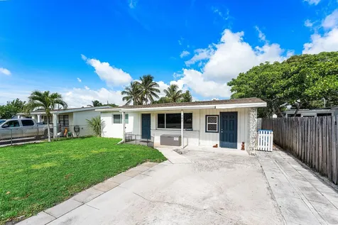 707 S Broadway Lantana FL 33462