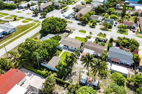 707 S Broadway Lantana FL 33462