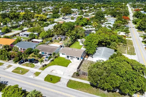 707 S Broadway Lantana FL 33462