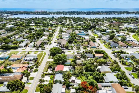 707 S Broadway Lantana FL 33462