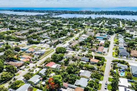 707 S Broadway Lantana FL 33462