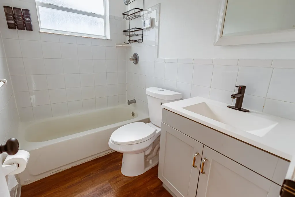 520 NE 58th Street Oakland Park FL 33334
