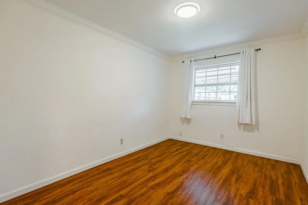 520 NE 58th Street Oakland Park FL 33334