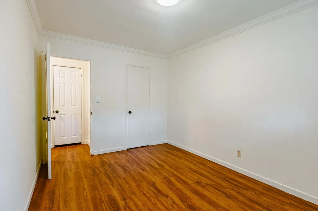520 NE 58th Street Oakland Park FL 33334