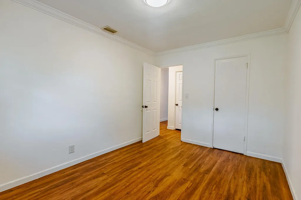 520 NE 58th Street Oakland Park FL 33334