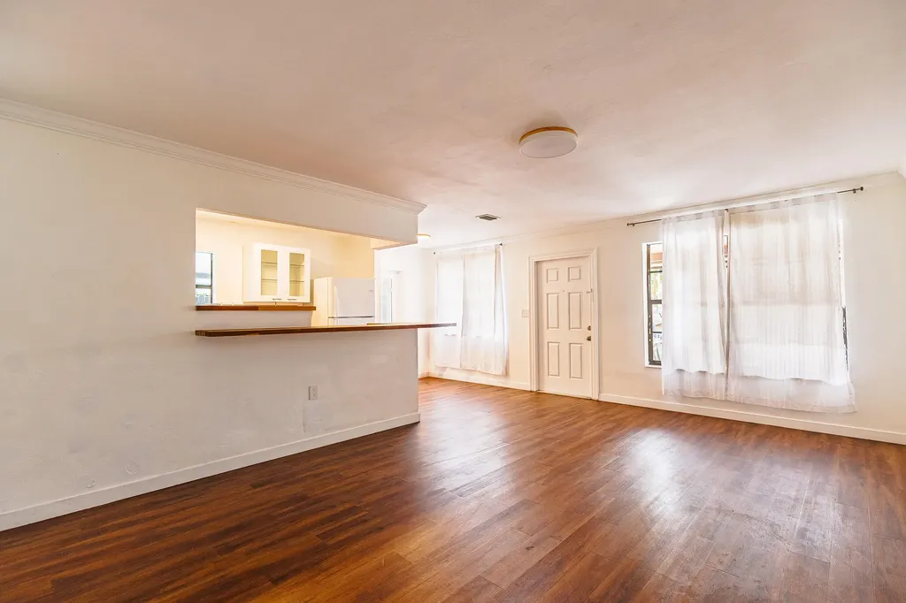 520 NE 58th Street Oakland Park FL 33334
