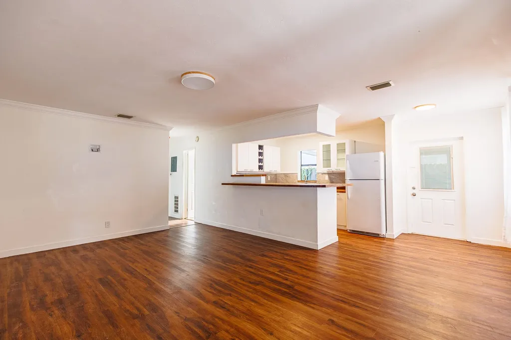 520 NE 58th Street Oakland Park FL 33334