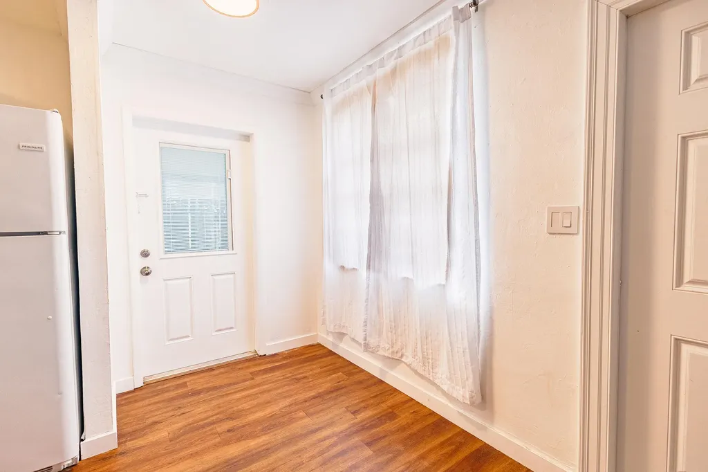 520 NE 58th Street Oakland Park FL 33334