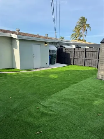 520 NE 58th Street Oakland Park FL 33334