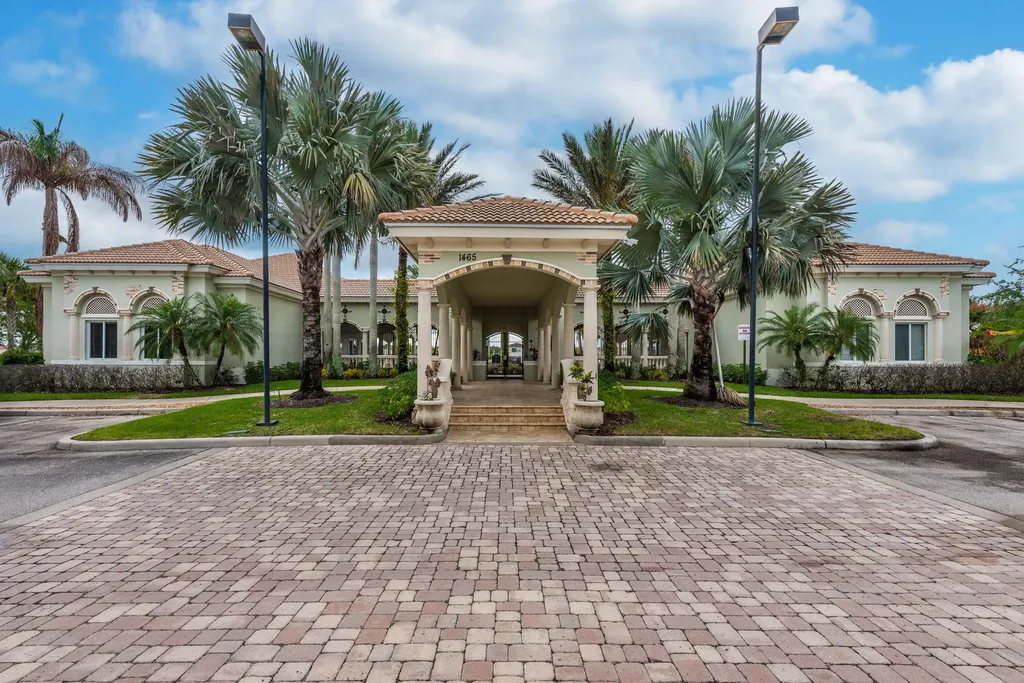 1367 NW Leonardo Circle Port St Lucie FL 34986