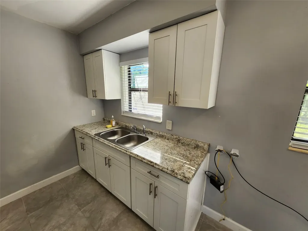 942 NW 12th Street Fort Lauderdale FL 33311