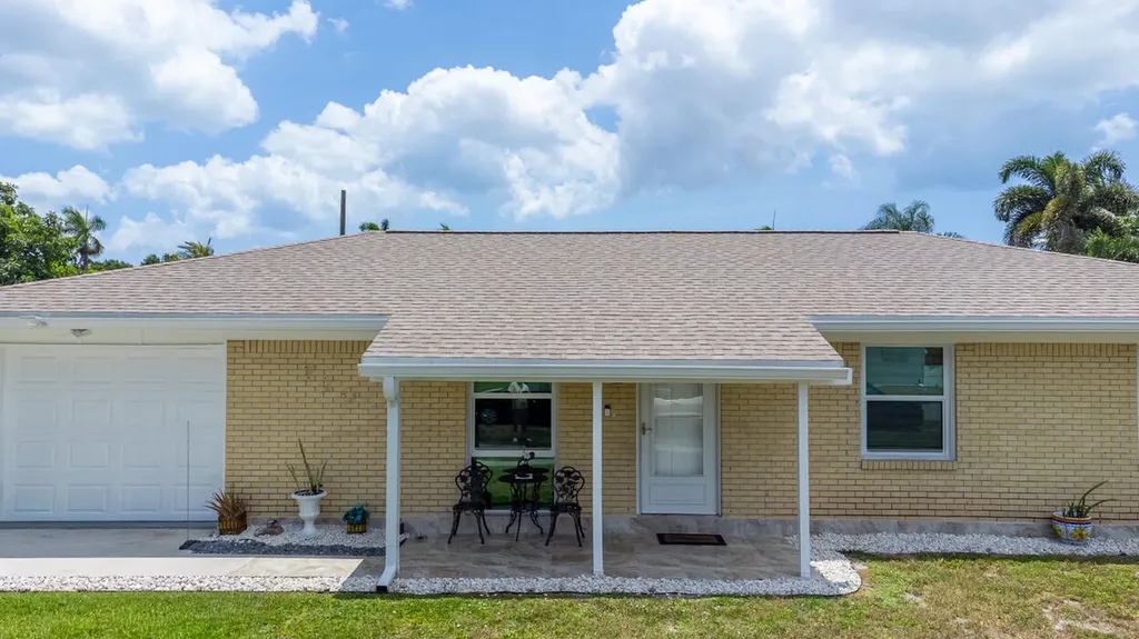 220 Davis Road Palm Springs FL 33461