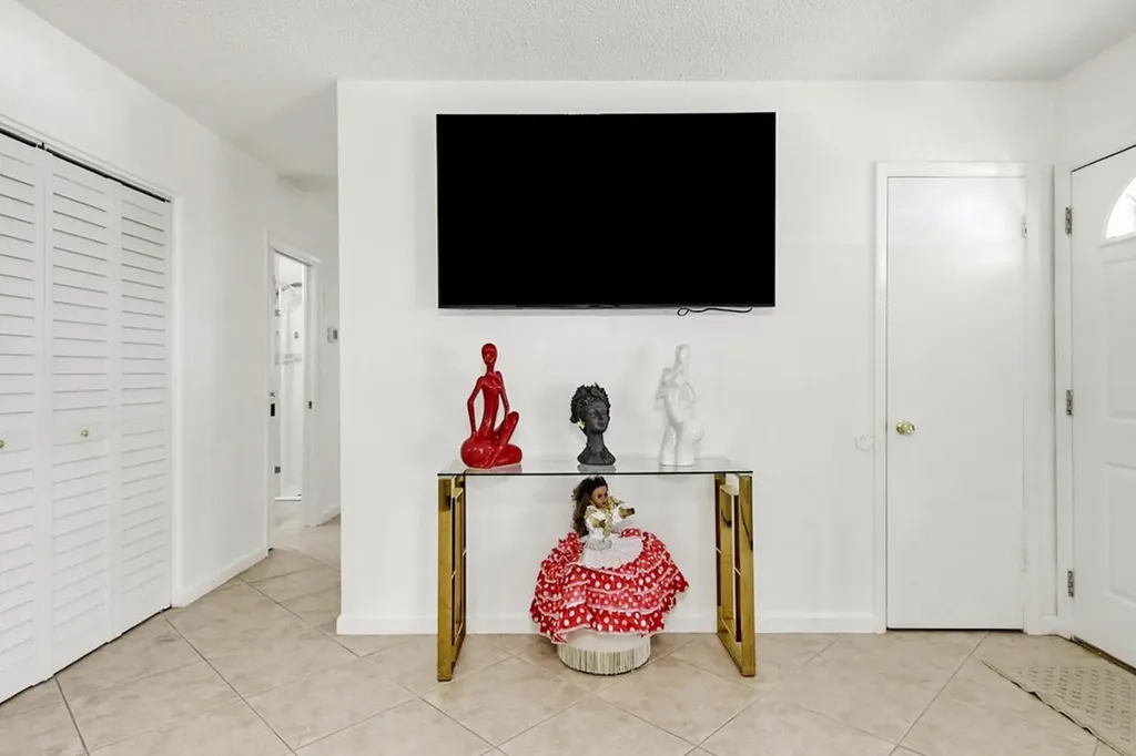 220 Davis Road Palm Springs FL 33461