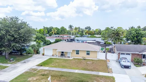220 Davis Road Palm Springs FL 33461