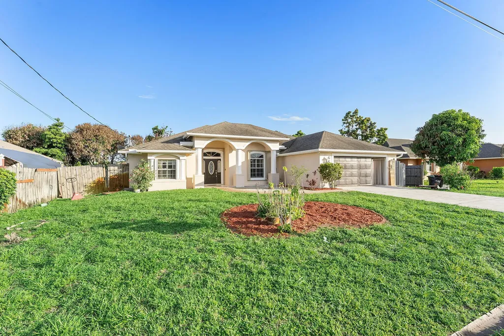 534 SW Halifax Avenue Port St Lucie FL 34953