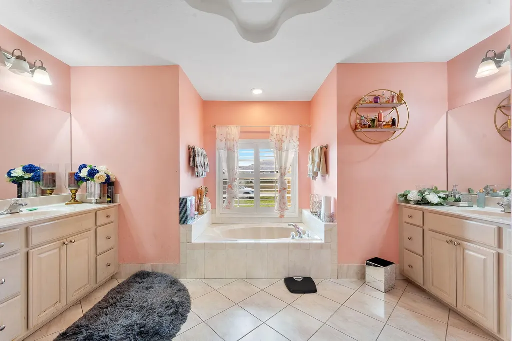 534 SW Halifax Avenue Port St Lucie FL 34953