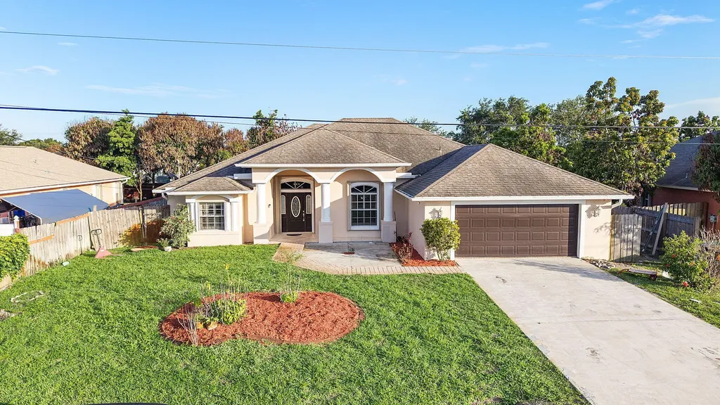 534 SW Halifax Avenue Port St Lucie FL 34953
